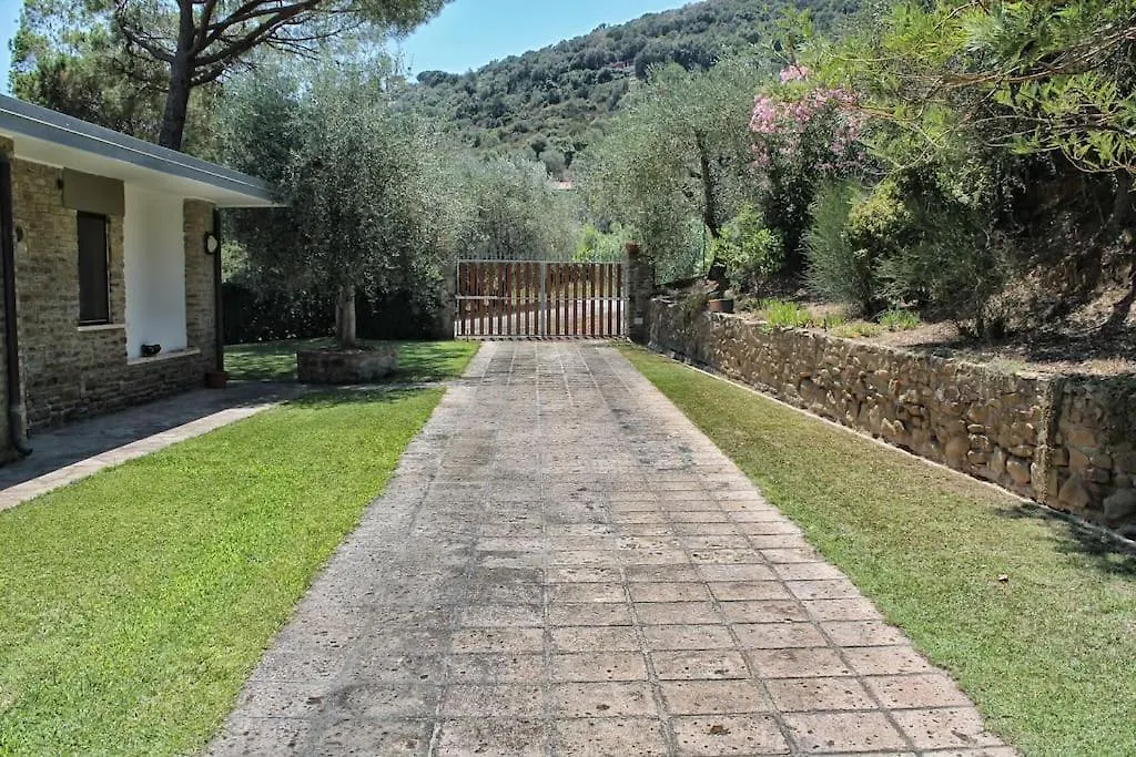 Villa Anna Castiglione della Pescaia 0*,  Italy